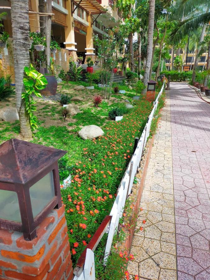 Hon Rom Central Beach Resort Mui Ne Exterior photo
