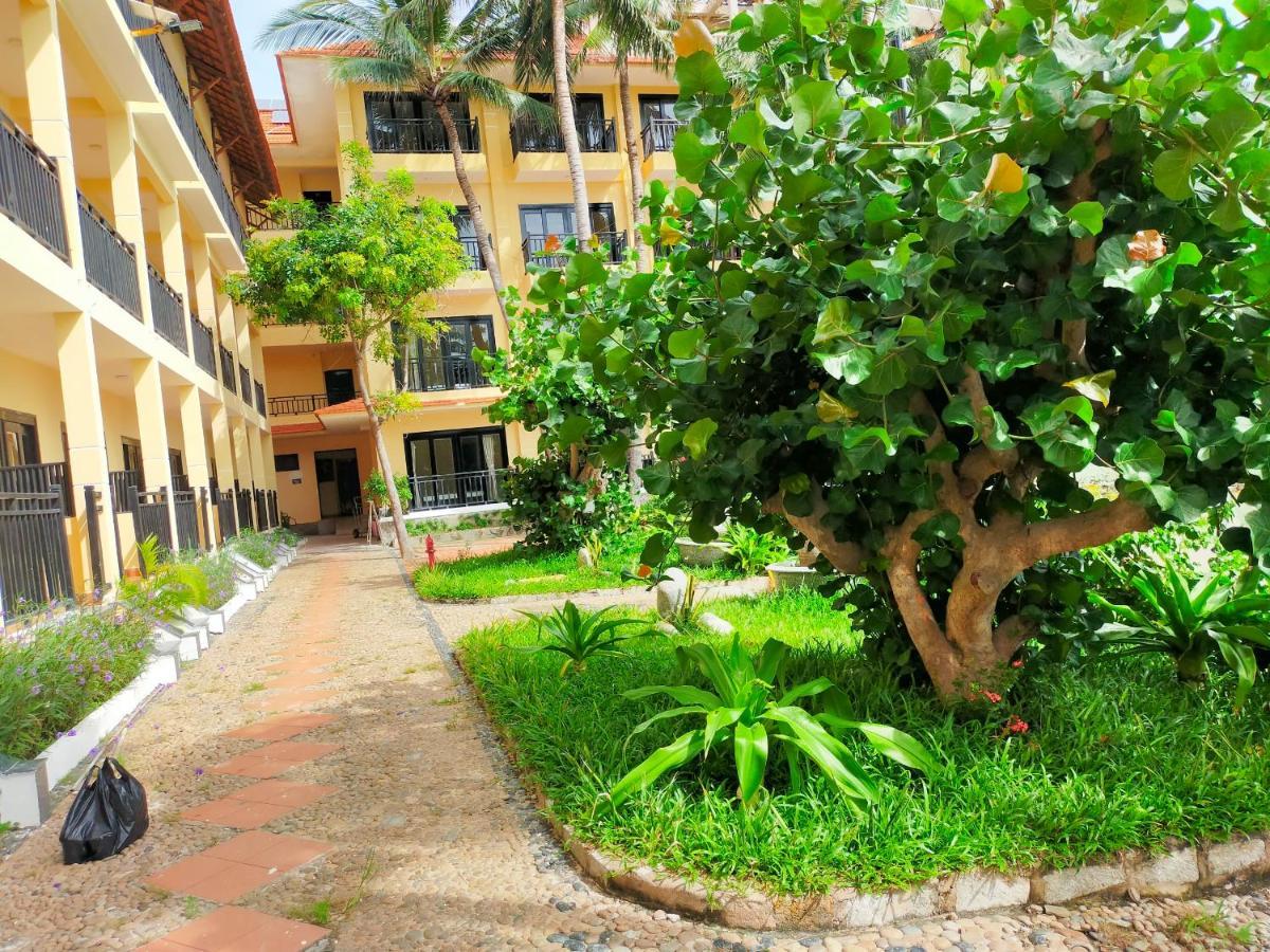 Hon Rom Central Beach Resort Mui Ne Exterior photo