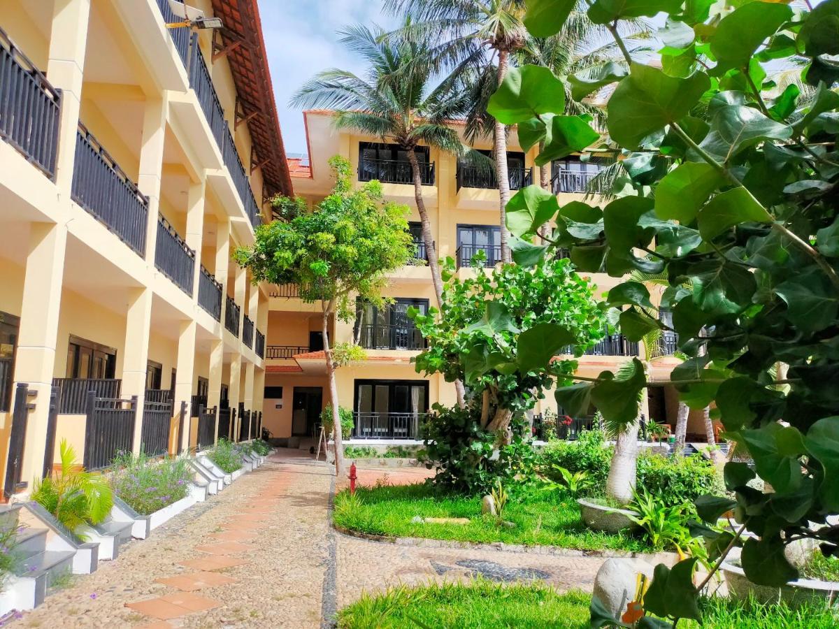 Hon Rom Central Beach Resort Mui Ne Exterior photo